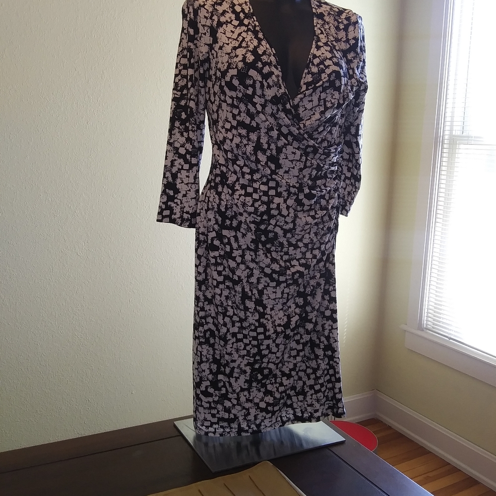 Dress - Picture 3 of 3